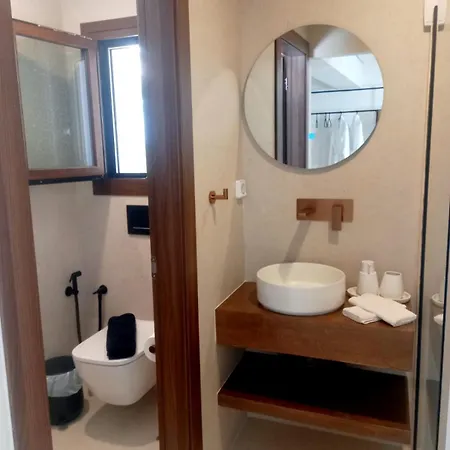 Ianos Living Spaces - 02 Lägenhet *